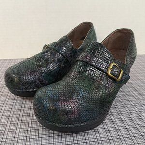 Sanita Nursing Clogs Size 9.5